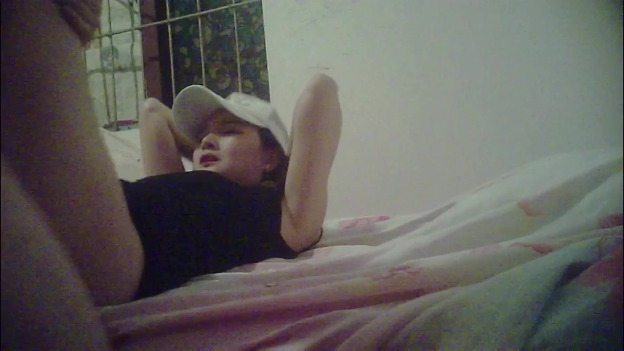 想不到路边花廊还有这种极品女神级美女,这姿色如果在高级会所做最少也要1000元可能连休息的时间都没有!