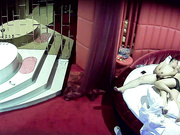 偷拍饥渴难耐骚货提前开好房等情人来了衣服不脱就激吻抚摸啪啪搞1个来小时骚女呻吟特别诱人