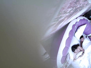 精品小旅馆情趣大圆床偷拍精力旺盛的小伙搞少妇搞完两人用毛巾被擦性器官