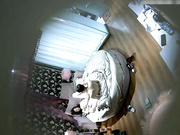 苗条性感的高颜值美女酒店被性欲旺盛的男友用手疯狂扣插嫩穴后猛烈爆操,美女搞的太痛不让操了,只能口爆!