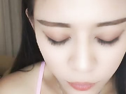 高颜值风骚小姐姐剧情演绎很小哥哥啪啪，全程露脸开档肉丝袜很性感，多体位抽插爆草浪叫，深喉口交射嘴里