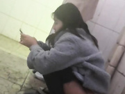 潜入女厕所偷拍