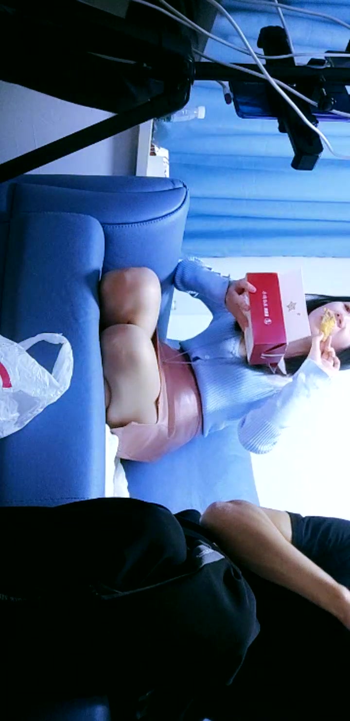 探花界约炮大咖【柒夜寻花】首度联合平台漂亮美乳女主播『九儿』直播啪啪 这回可以光明正大的操了 高清源码无水印