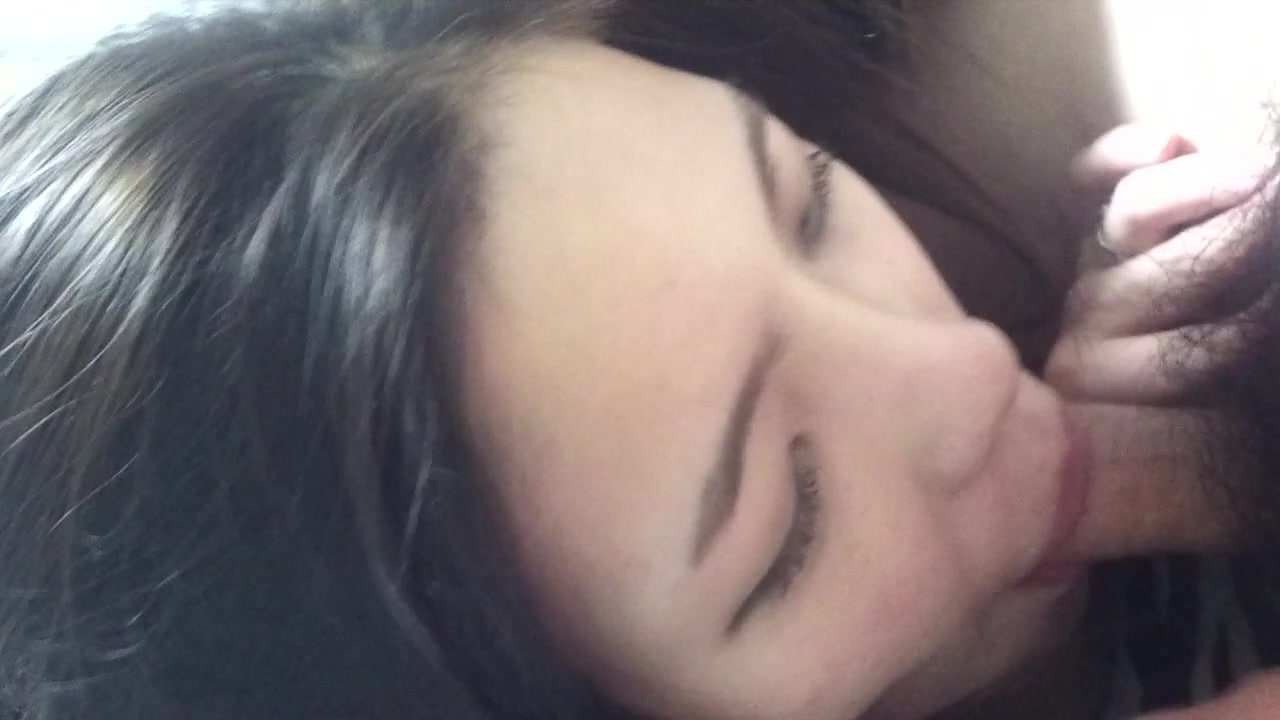 最近网路疯传的名校大美女和男友爱爱高清视频