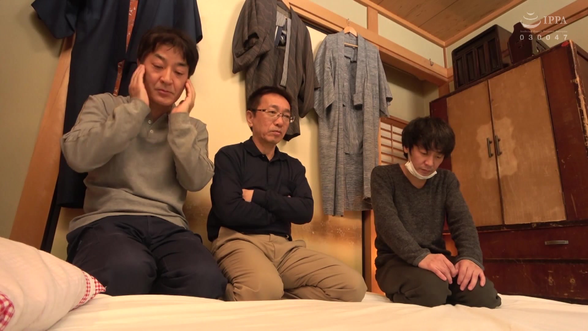 [MARO-002] 妻子在我面前被其他男人上…真是可愛 - 1of5