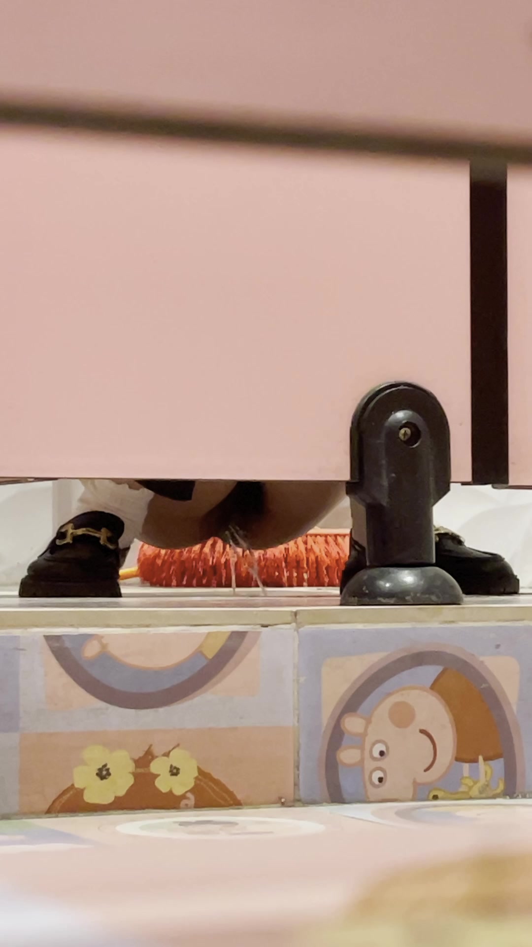 偷看美女上厕所2