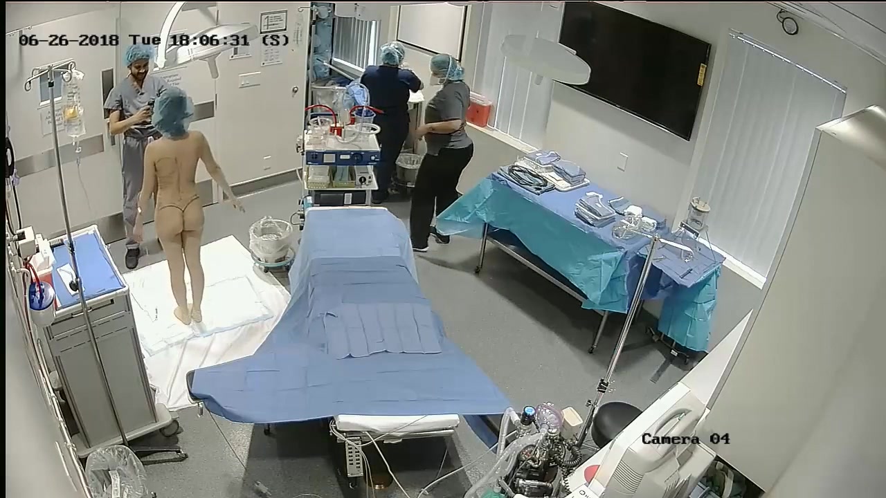 美容醫院監控攝像頭破解拍攝到的做美肉纖體的美女 雪白肌膚堅挺美乳絕對誘惑～720P高清