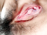 极品母狗人妻穿着性感的吊带睡衣跟大哥激情啪啪直播，让大哥吃奶舔逼口交大鸡巴，多体位爆草蹂躏特写展示