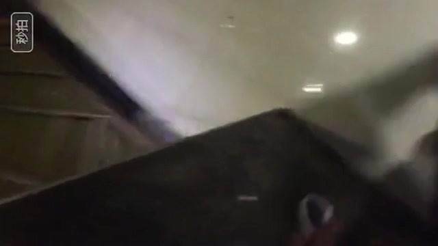 中学校长与女教师在KTV做爱门