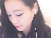 微拍福利国民女神展示性感豹纹内裤闪现大奶子