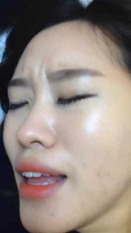 性感大奶子少妇主动自慰出水后抓着大鸡吧插入两部之一